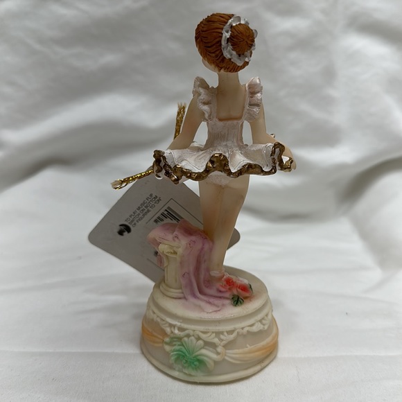 Ballerina statue - Picture 3 of 5